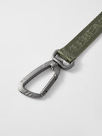 GENTLEBEAST green short leash for dogs, featuring durable fabric and a sturdy clip, ideal for daily walks.