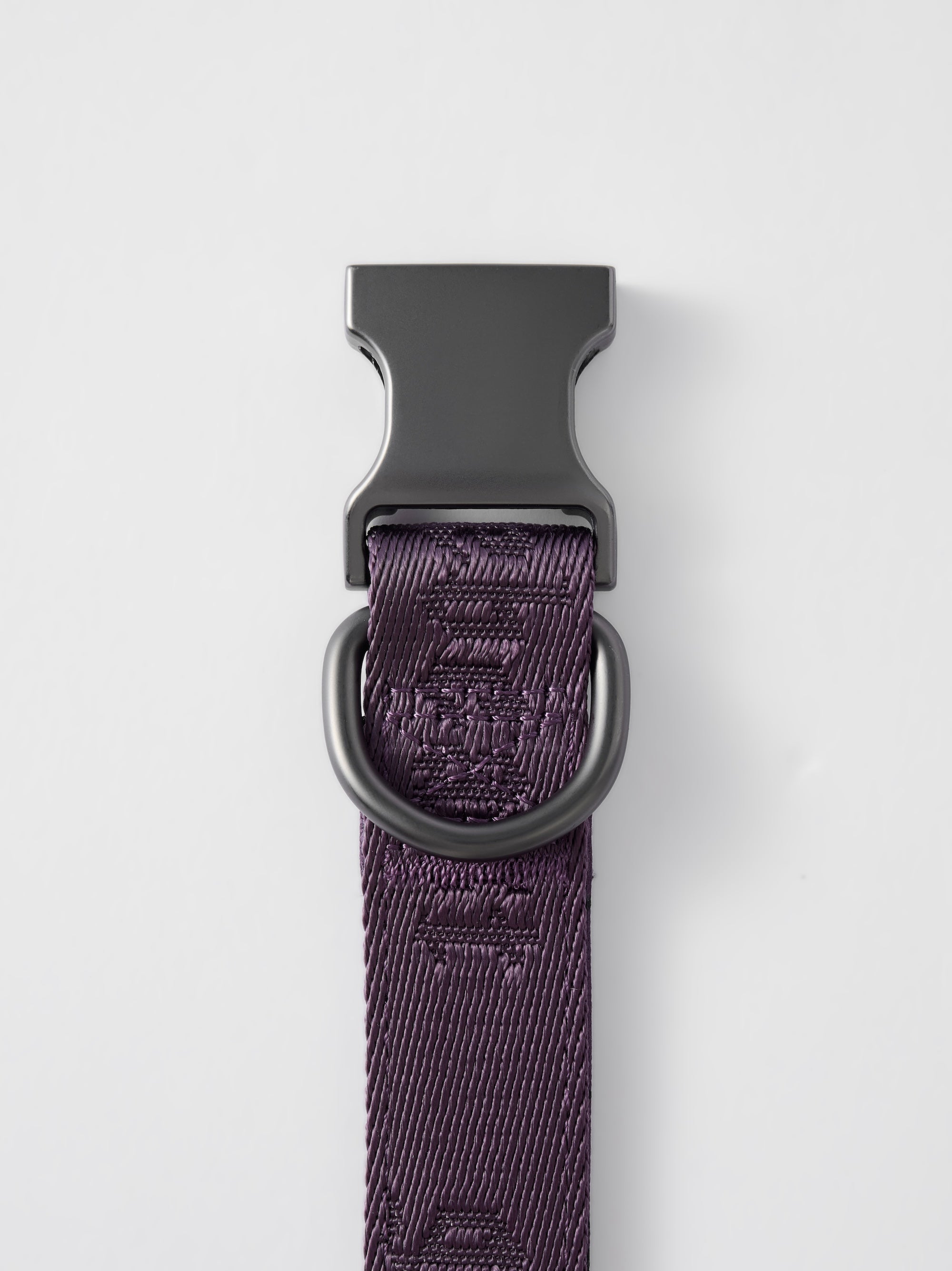 Hands-free dog leash by GENTLEBEAST, featuring adjustable belt and durable clip, perfect for walking or jogging with pets.