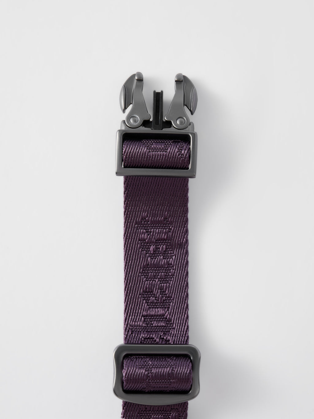 GENTLEBEAST hands-free dog leash with adjustable belt and padded handle, ideal for walking or running with your dog.