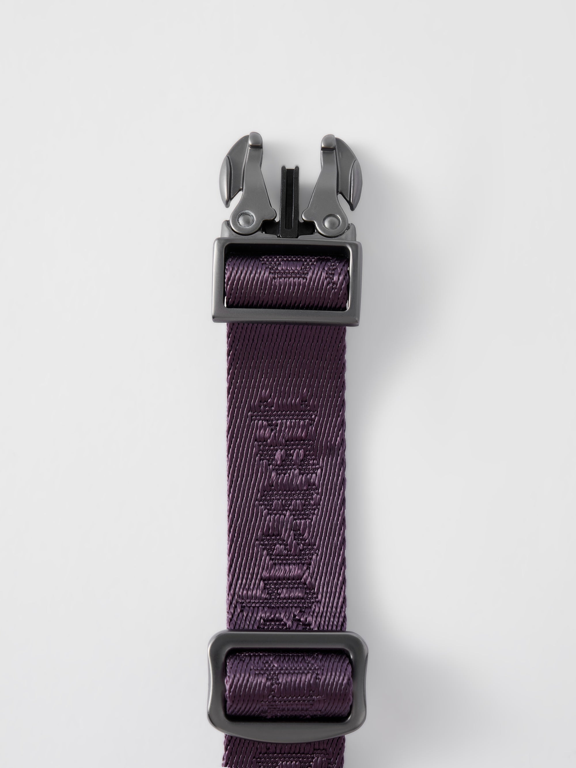 GENTLEBEAST hands-free dog leash with adjustable belt and padded handle, ideal for walking or running with your dog.