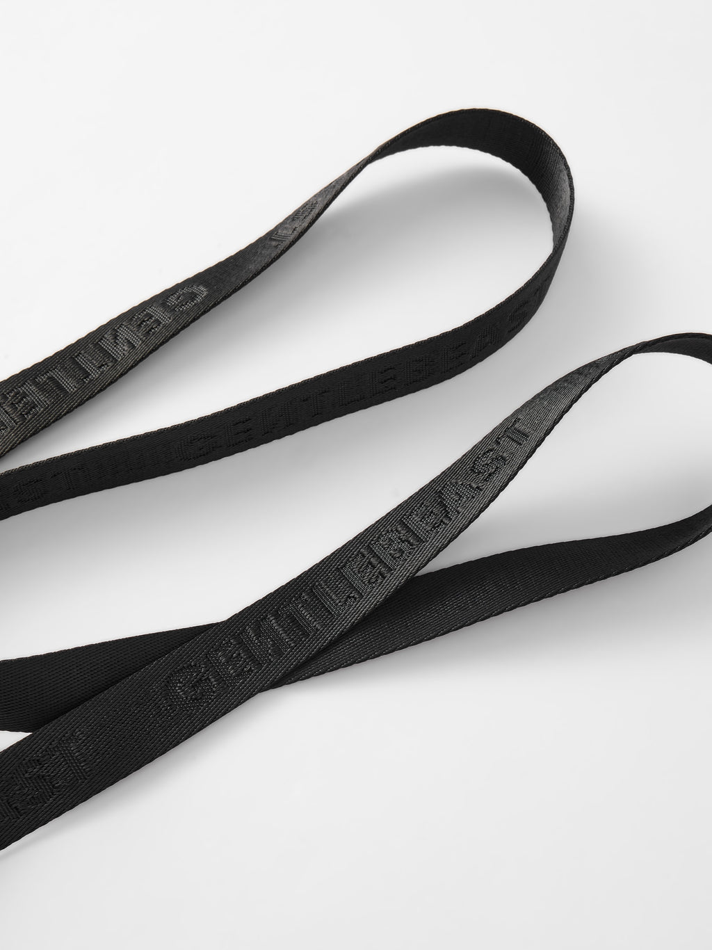 Hands-free dog leash by GENTLEBEAST, featuring adjustable straps and a secure attachment for walking with your pet.