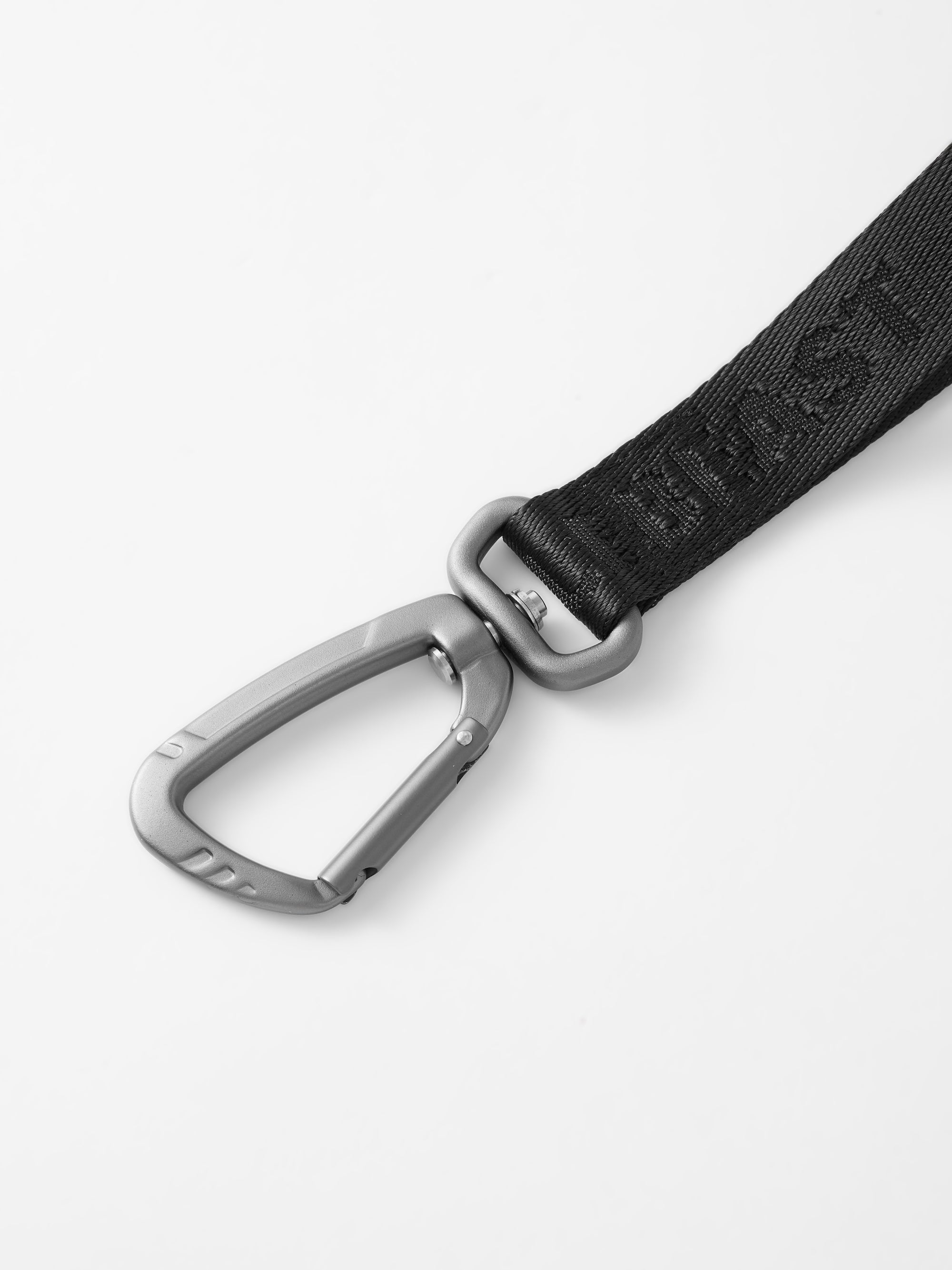 Hands-free dog leash by GENTLEBEAST, featuring adjustable straps and a comfortable design for walking dogs.