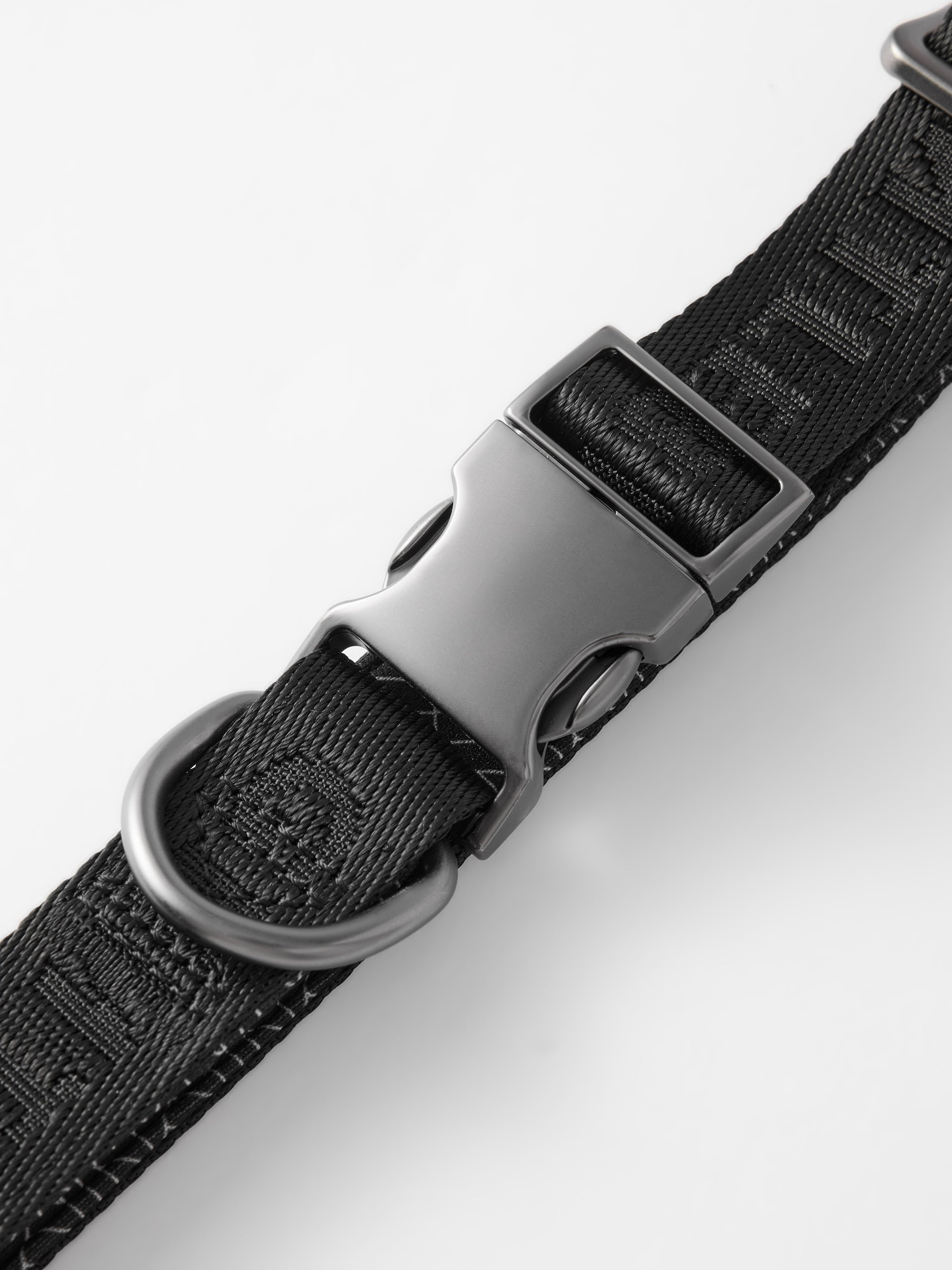 GENTLEBEAST hands-free dog leash displayed on a grassy field with a dog walking alongside its owner.