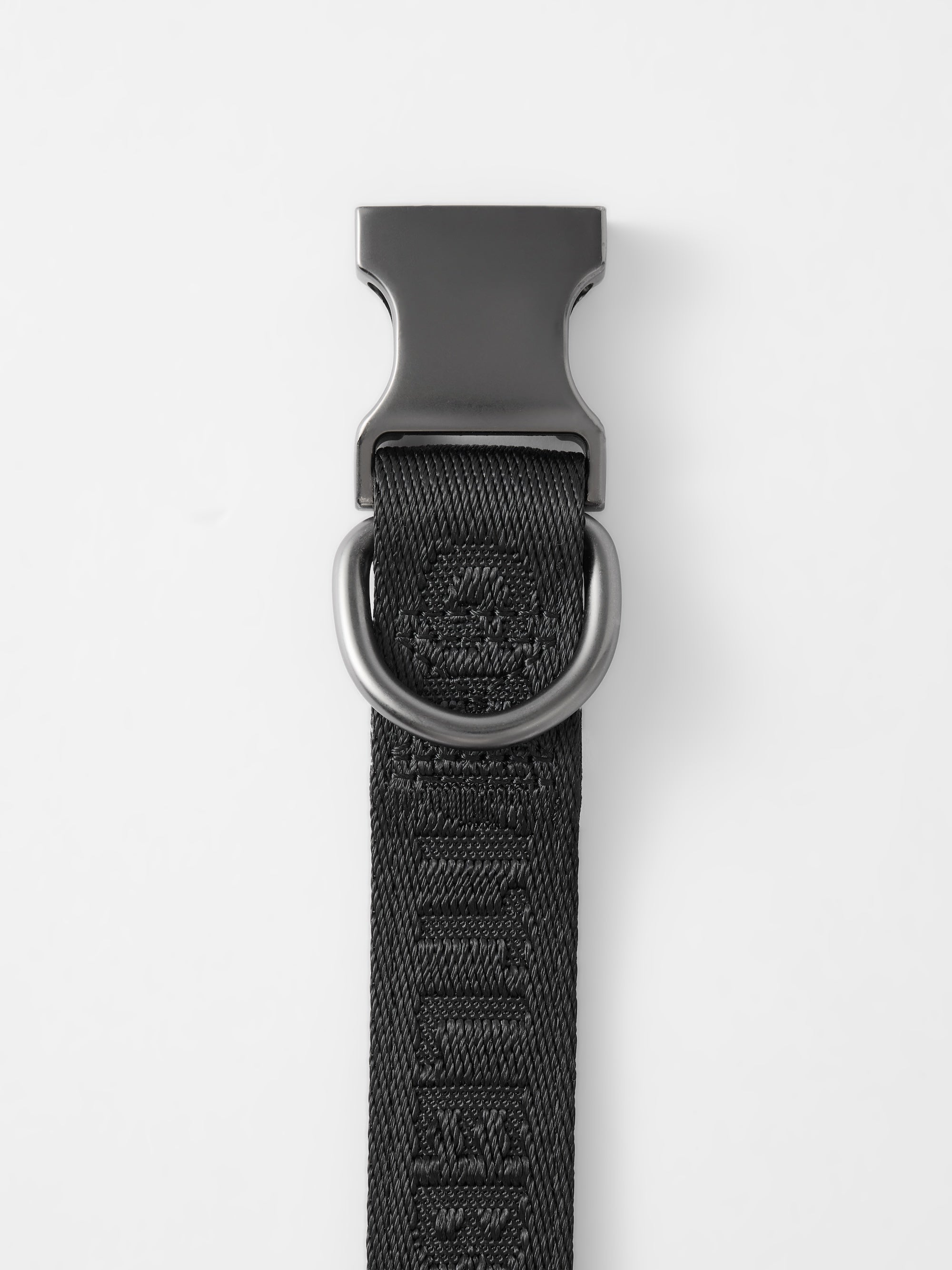 Hands-free dog leash by GENTLEBEAST, featuring an adjustable belt and comfortable grip for walking with your pet.