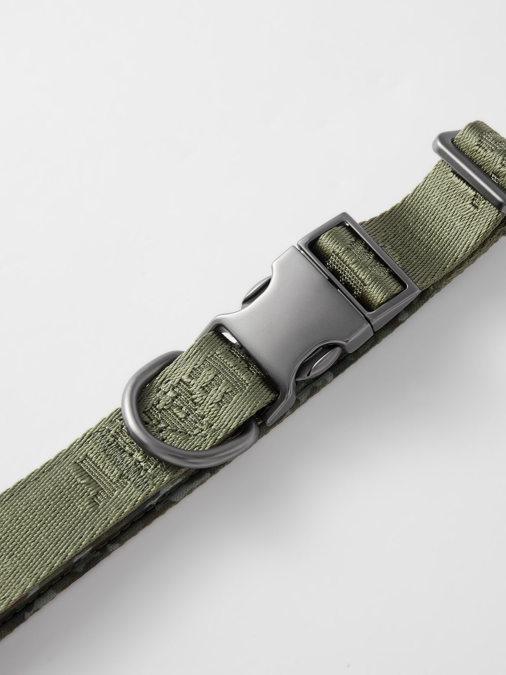 Hands-free dog leash by GENTLEBEAST shown on a person, featuring adjustable straps and a comfortable grip.