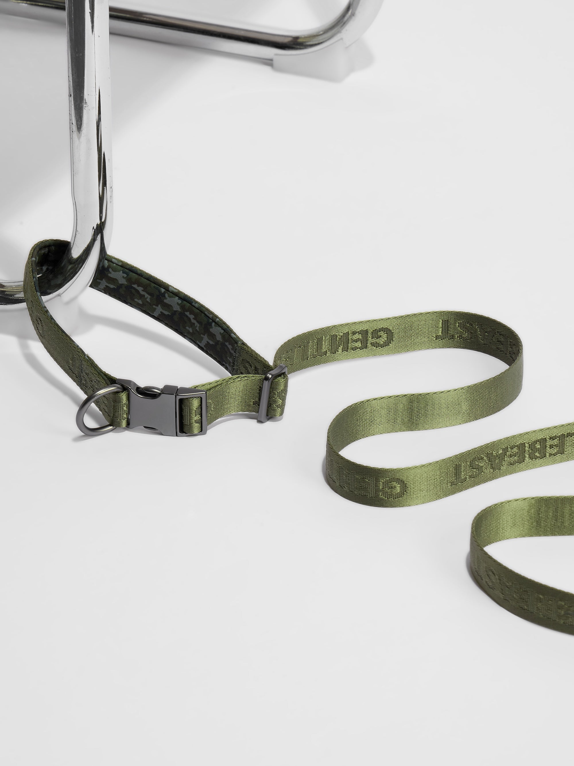 Hands-free dog leash by GENTLEBEAST with adjustable straps and a padded handle for comfortable walking.