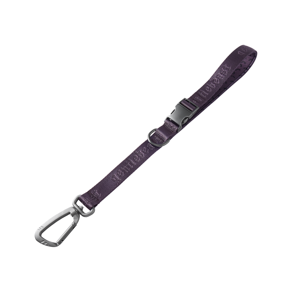GENTLEBEAST purple short leash for dogs, featuring a sturdy clip and comfortable grip handle.