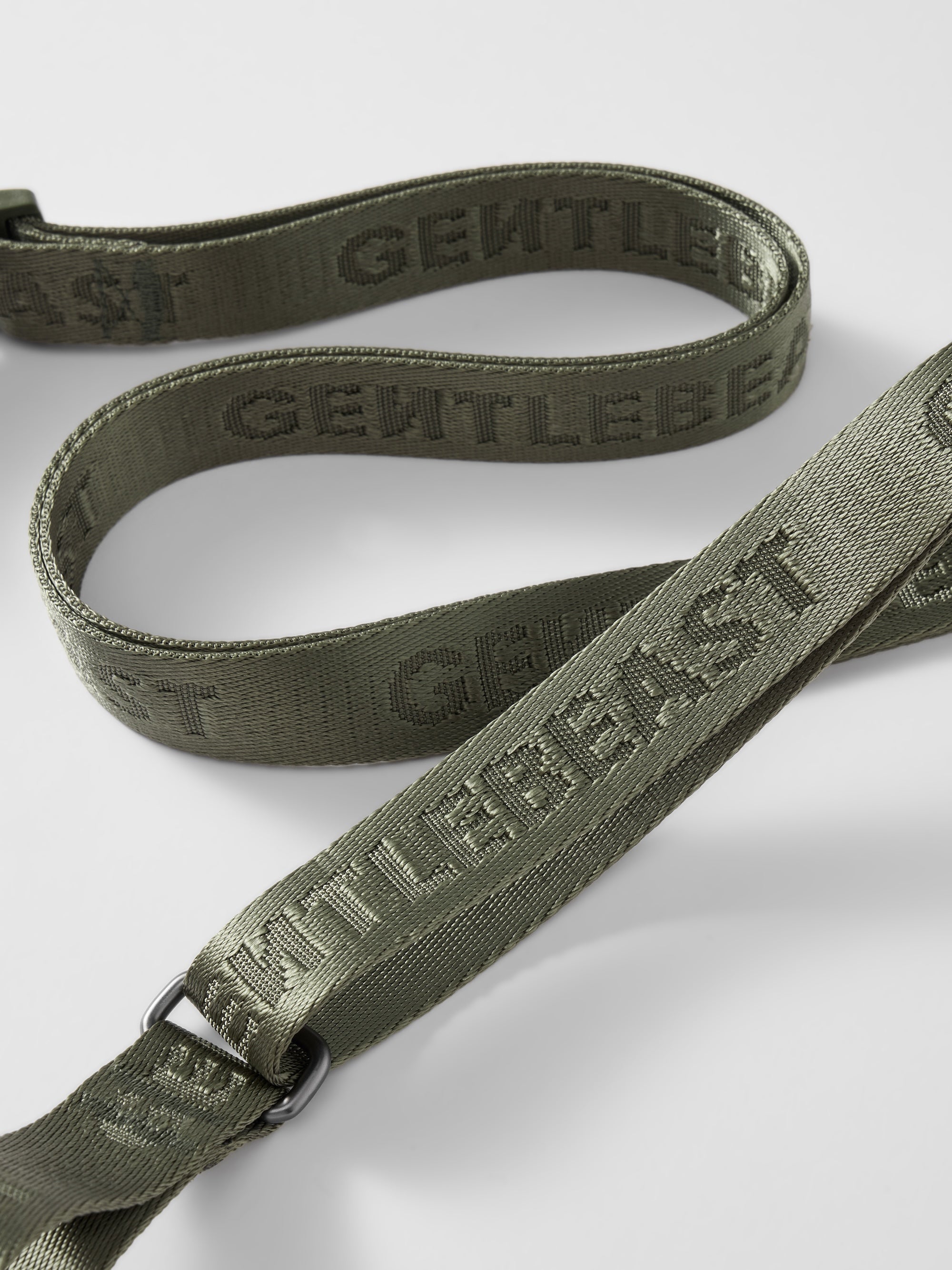 GENTLEBEAST green dog leash featuring a sturdy clip and soft grip handle for comfortable walks.