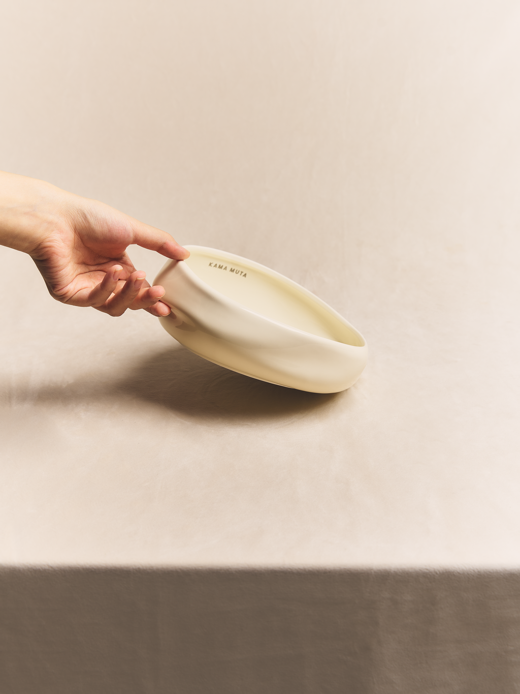Ceramic pet bowl by KAMA MUTA featuring a sleek design and vibrant color, perfect for feeding cats or dogs.