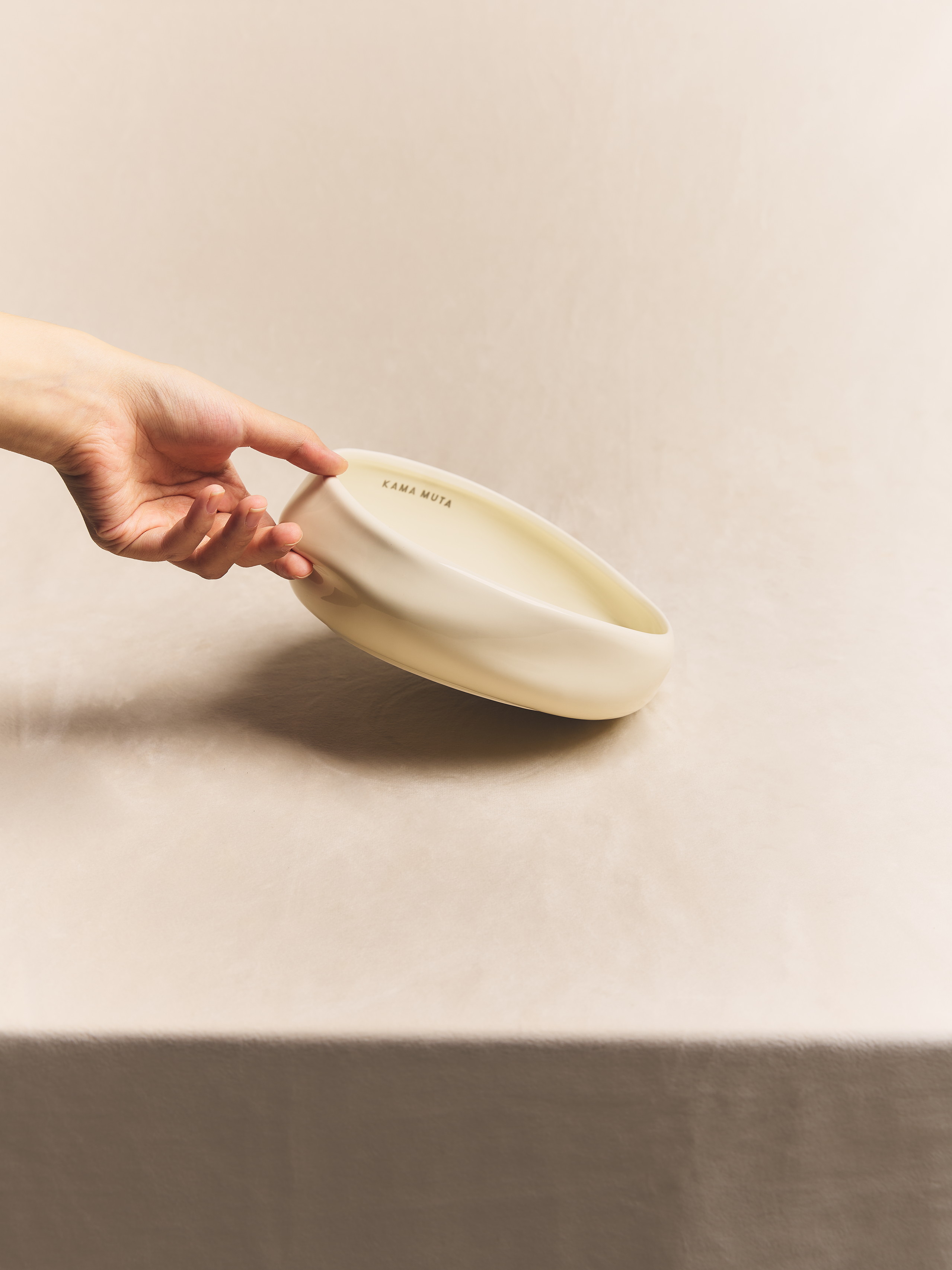 Ceramic pet bowl by KAMA MUTA featuring a sleek design and vibrant color, perfect for feeding cats or dogs.