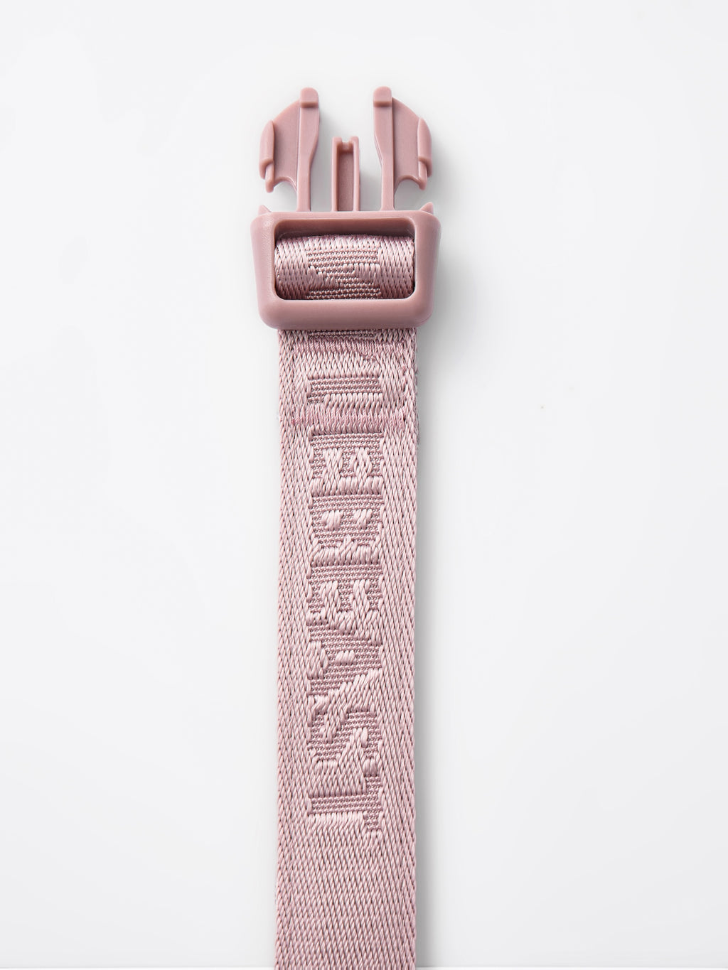GENTLEBEAST pink short dog leash featuring a sturdy clip and comfortable grip for easy control during walks.
