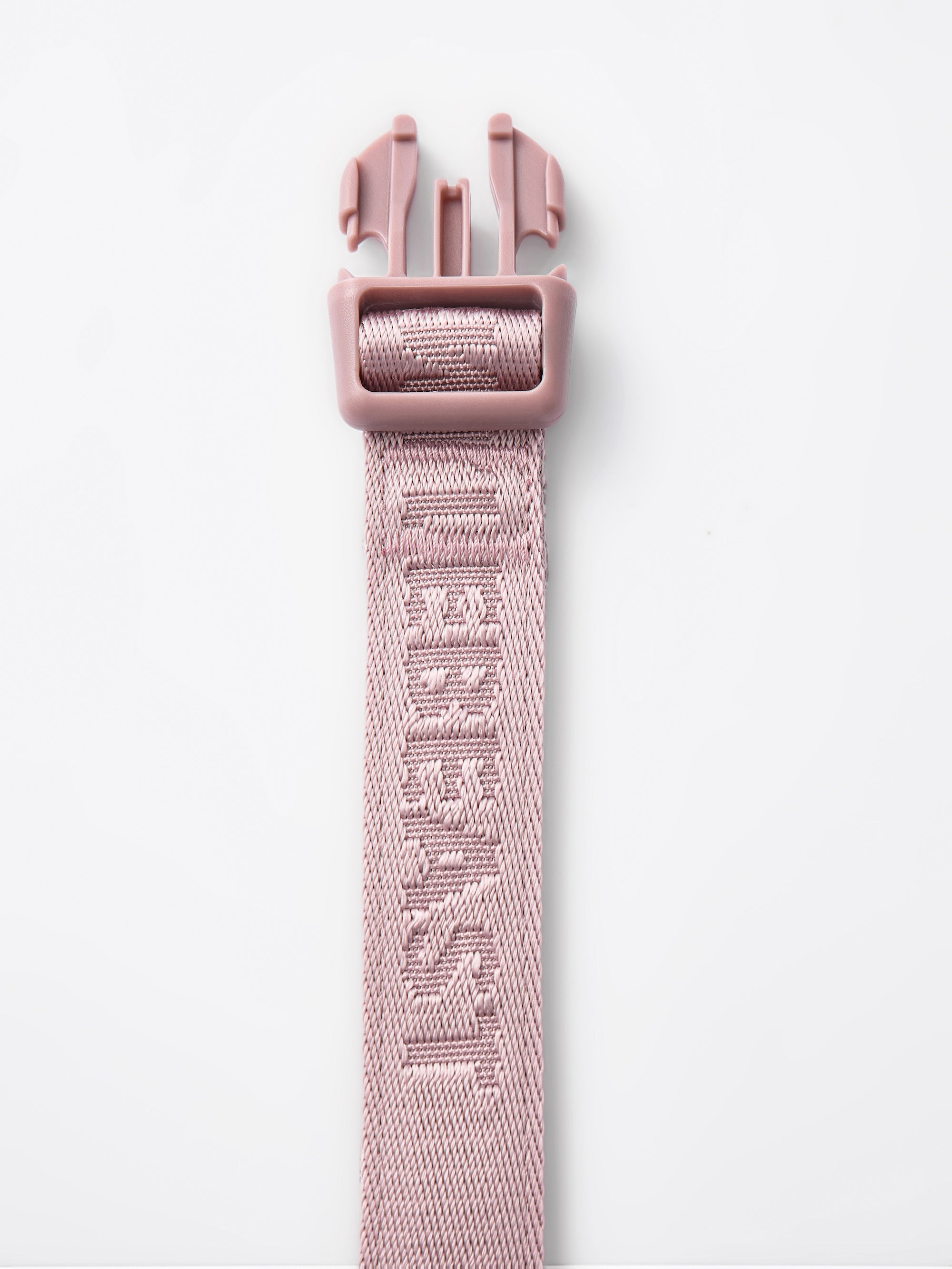 GENTLEBEAST pink short dog leash featuring a sturdy clip and comfortable grip for easy control during walks.