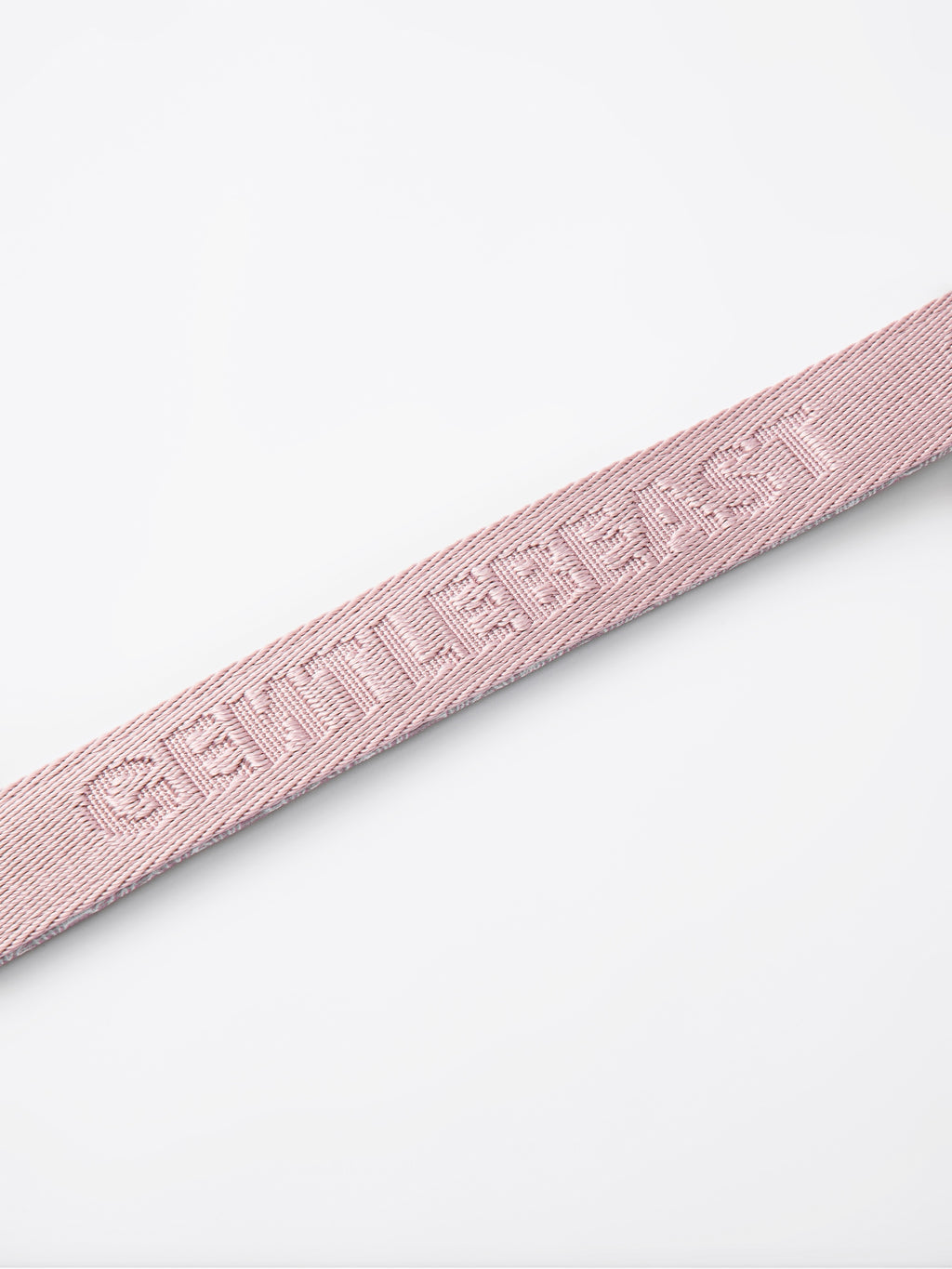Pink short leash for dogs by GENTLEBEAST, featuring a sturdy clip and comfortable grip, ideal for walks and training.