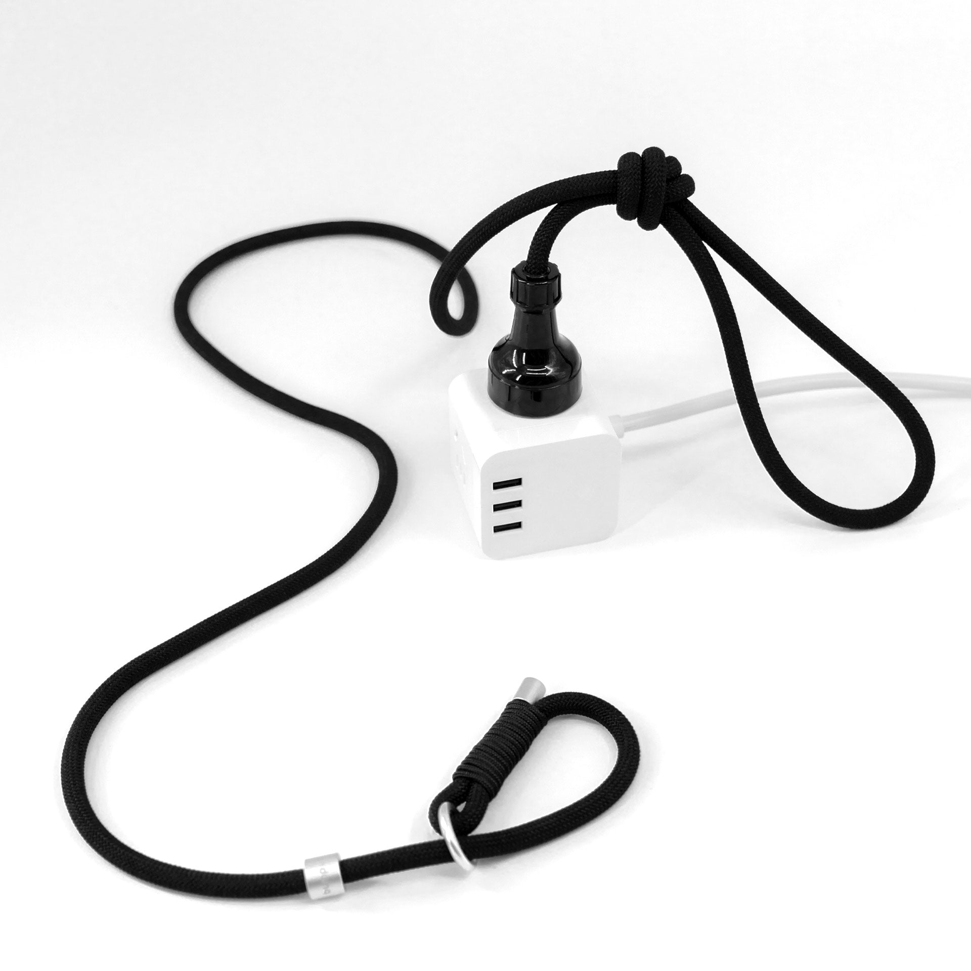 Rope leash shown in a decorative setup to indicate non-electrical use and material flexibility