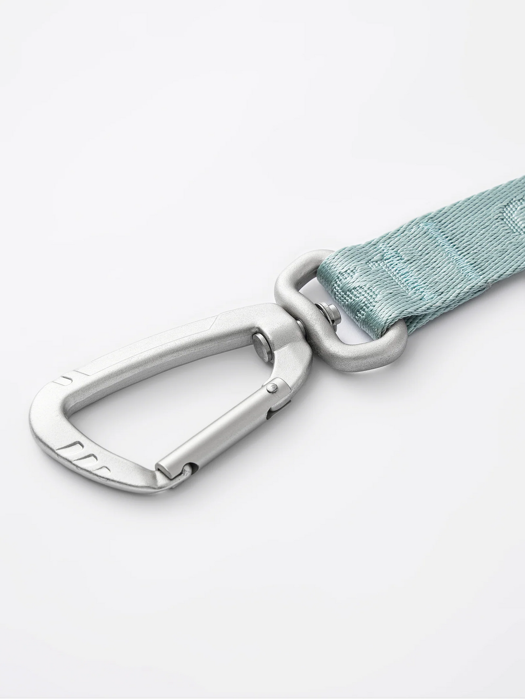 Mint blue GENTLEBEAST dog leash with a sturdy clip, showcasing a soft grip and stylish design against a neutral background.