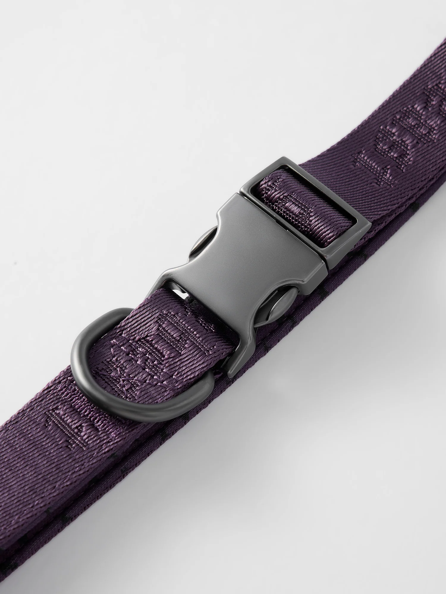 Purple GENTLEBEAST dog leash displayed on a neutral background, showcasing its sturdy clasp and comfortable grip.