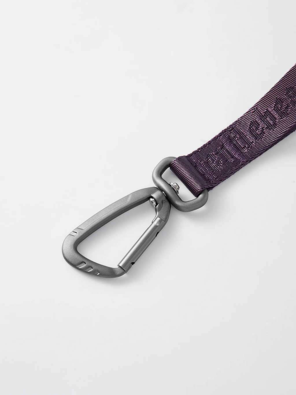 Purple GENTLEBEAST dog leash displayed on a white background, showcasing its durable material and strong clasp.