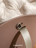 Anti-slip leather shoulder strap buckle keeps the dog carrier stable during walking and movement