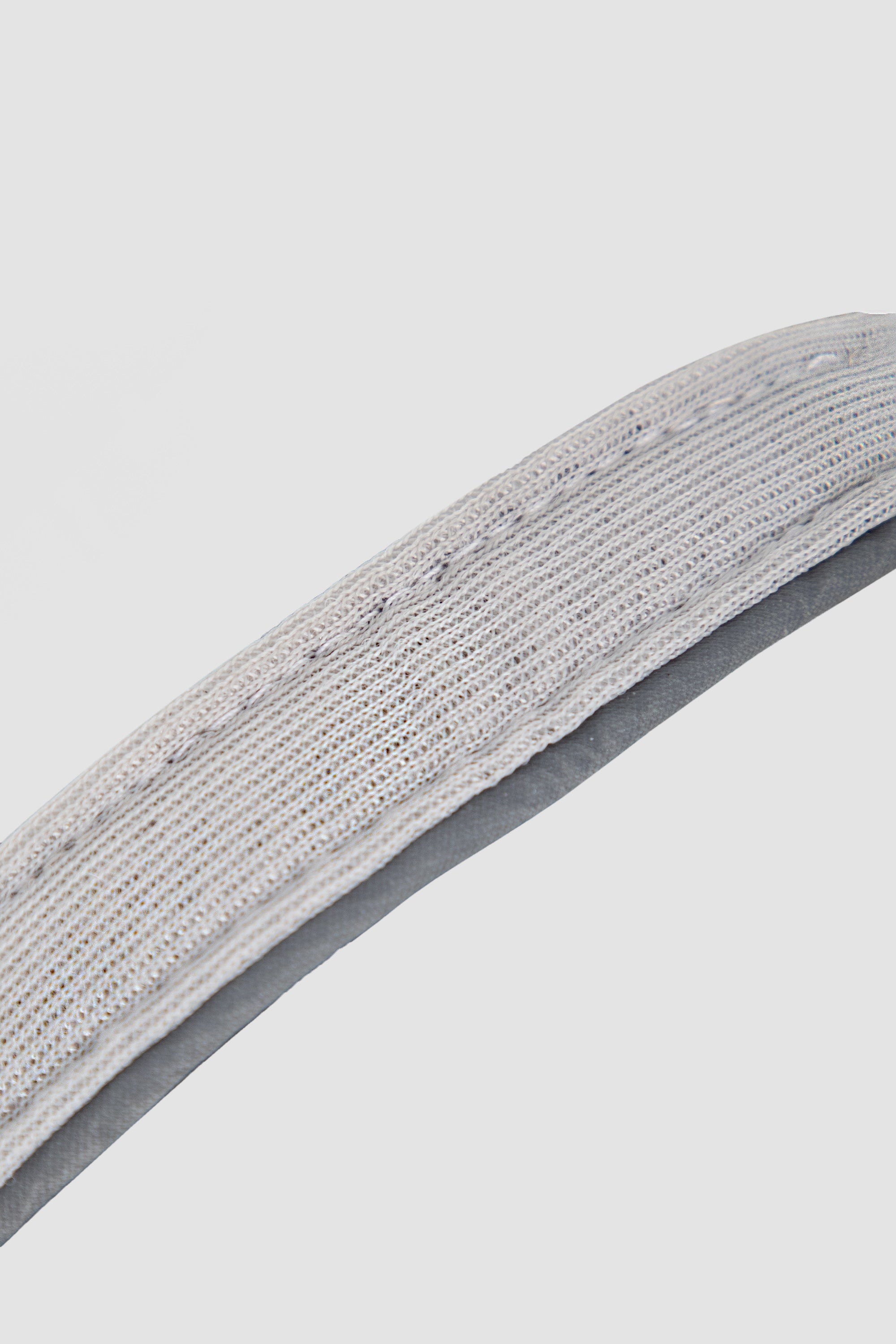 Close-up of padded 3D spacer mesh used in the dog nose collar, designed to reduce pressure and protect skin.
